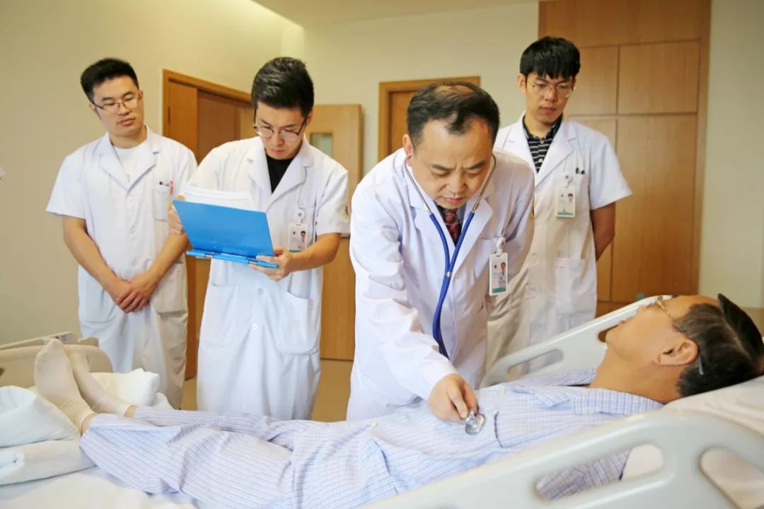 原以為的心臟大手術(shù)并沒有發(fā)生，醫(yī)術(shù)治愈患者，還暖人心